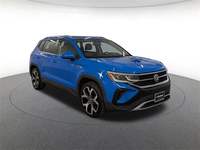 2022 Volkswagen Taos SEL photo 3