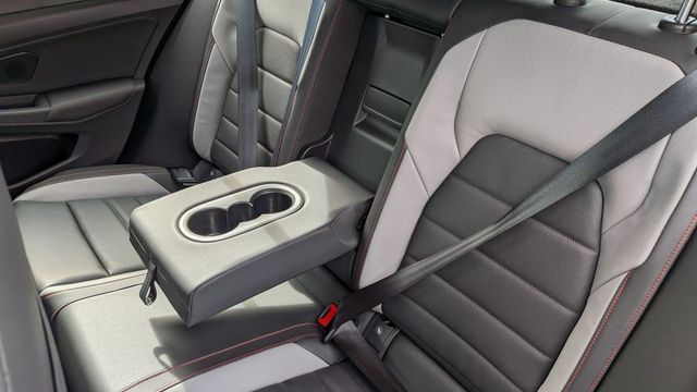 2025 Volkswagen Golf GTI SE - Photo 10