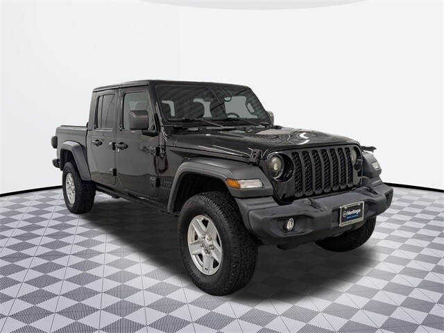 2020 Jeep Gladiator Sport photo 3