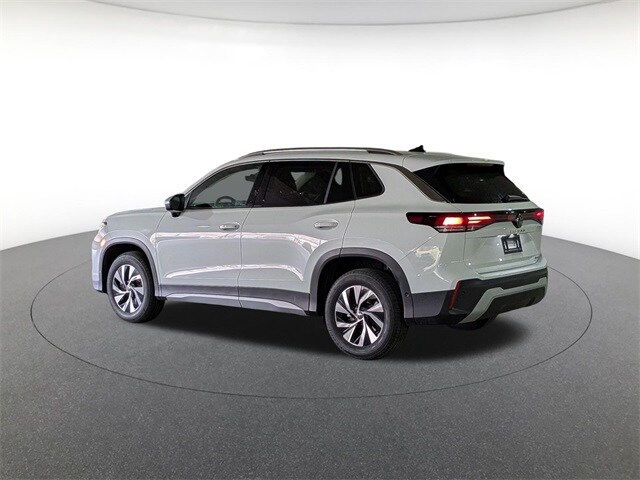 2026 Volkswagen Tiguan S photo 3