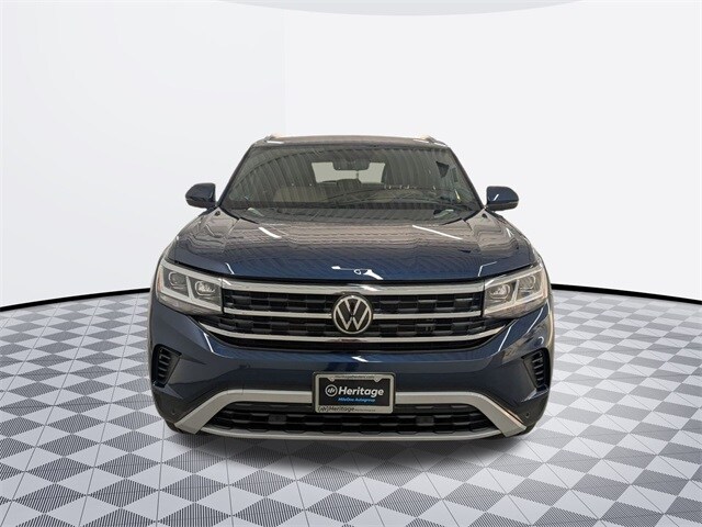 2022 Volkswagen Atlas Cross Sport V6 SE Technology photo 2