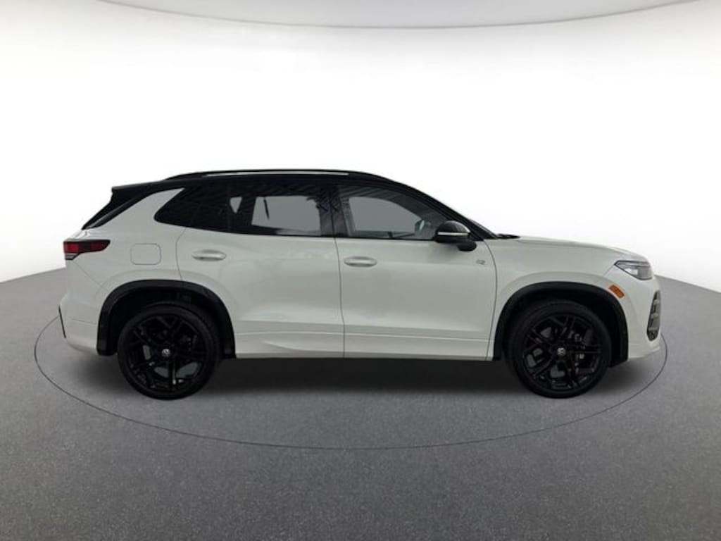 Used 2025 Volkswagen Tiguan 2.0T SE R-Line Black SUV