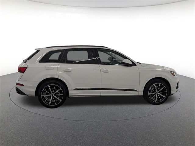 2022 Audi Q7 55 Premium Plus photo 4
