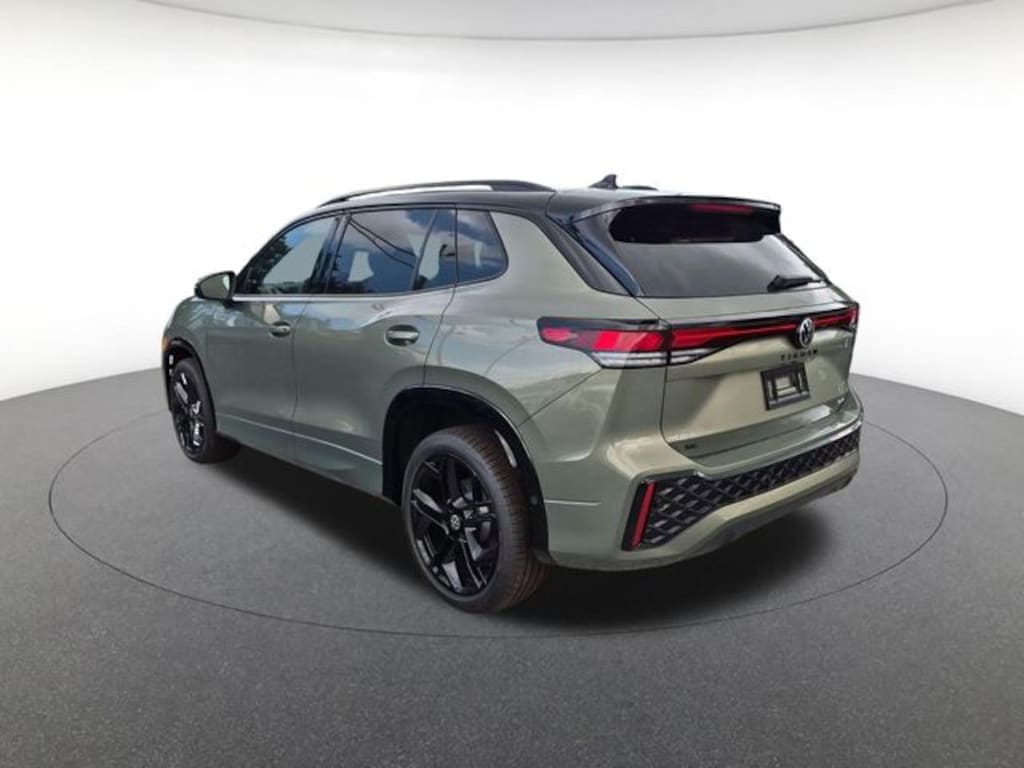 New 2026 Volkswagen Tiguan SE R-Line Black SUV
