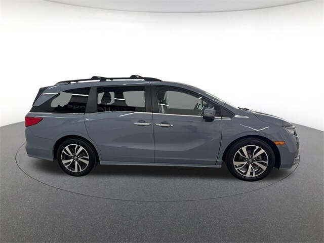 2024 Honda Odyssey Touring photo 4