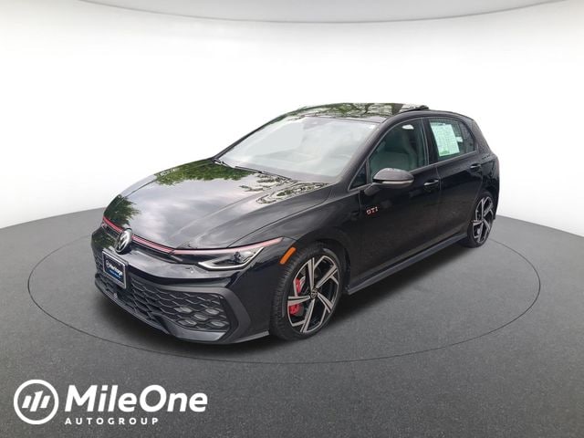 2025 Volkswagen Golf GTI 2.0T SE 4-door DSG's photo