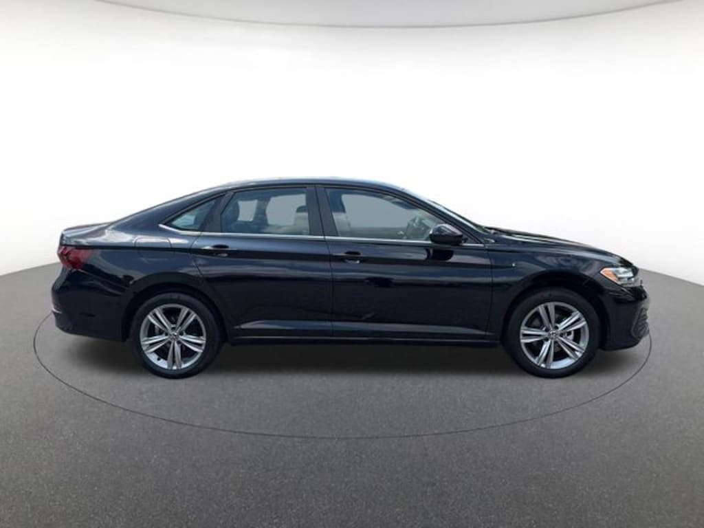 Used 2024 Volkswagen Jetta 1.5T SE Sedan