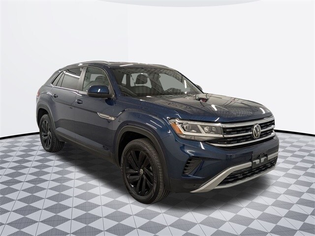 2022 Volkswagen Atlas Cross Sport V6 SE Technology photo 3