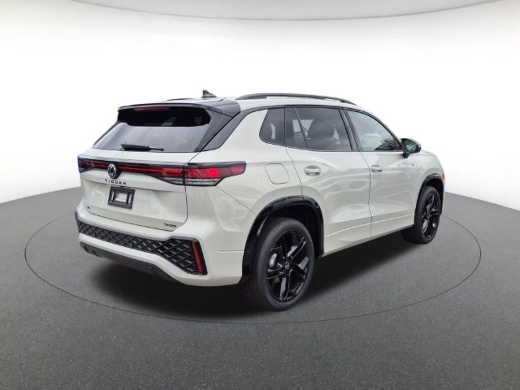New 2026 Volkswagen Tiguan SE R-Line Black SUV