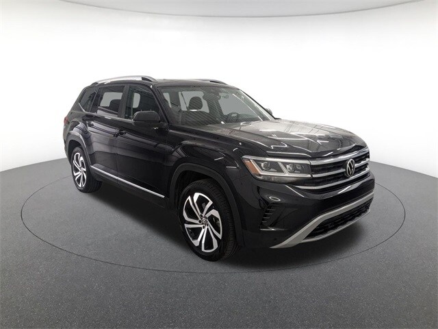 2022 Volkswagen Atlas SEL photo 2