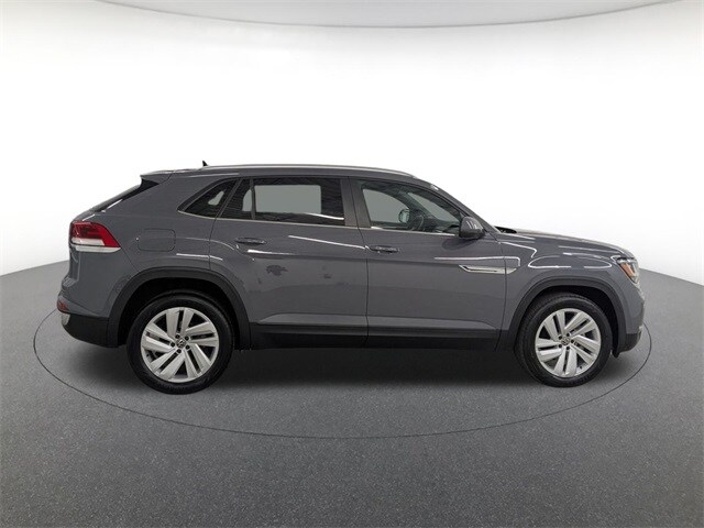 2021 Volkswagen Atlas Cross Sport V6 SE Technology photo 3
