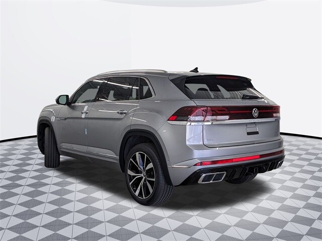 2026 Volkswagen Atlas Cross Sport SEL Premium R-Line photo 2