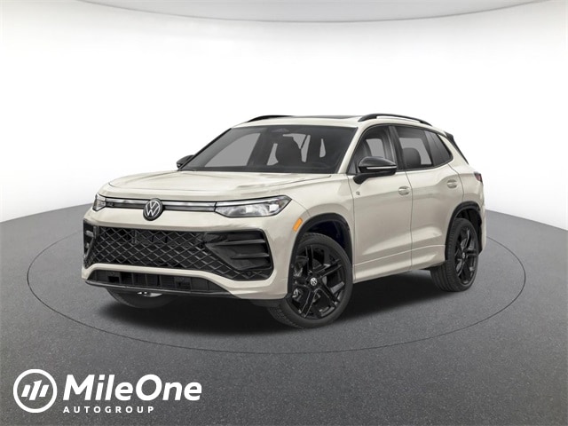 2026 Volkswagen Tiguan SE R-LINE BLACK's photo