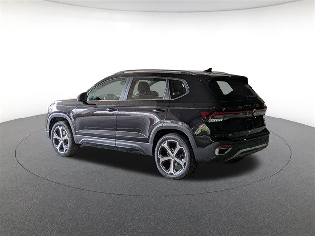 2026 Volkswagen Taos SEL photo 3