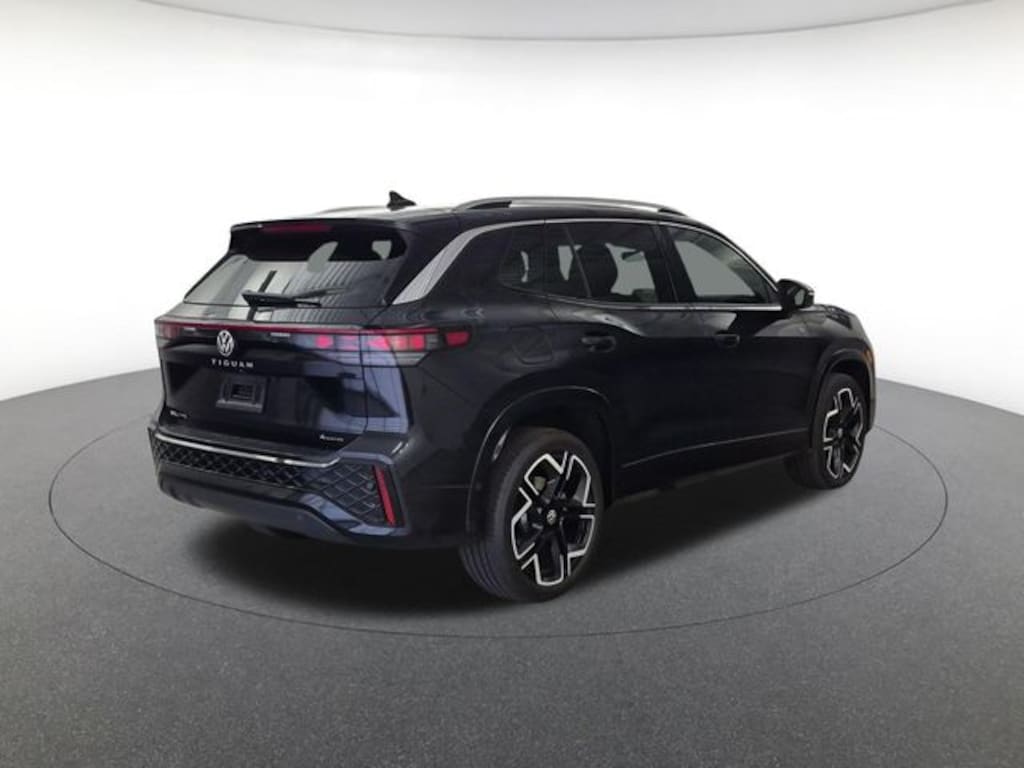 New 2026 Volkswagen Tiguan SEL R-Line Turbo SUV