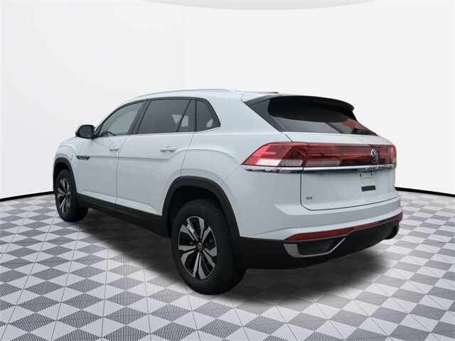 2025 Volkswagen Atlas Cross Sport SE photo 3