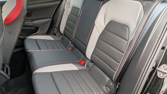 2026 Volkswagen Golf GTI SE - Photo 10