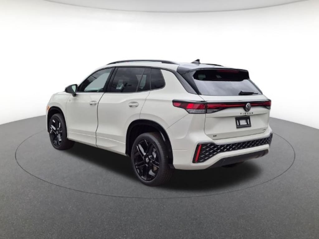 New 2026 Volkswagen Tiguan SE R-Line Black SUV
