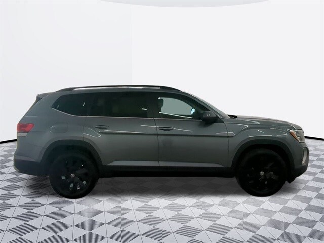 2025 Volkswagen Atlas SE Technology photo 4