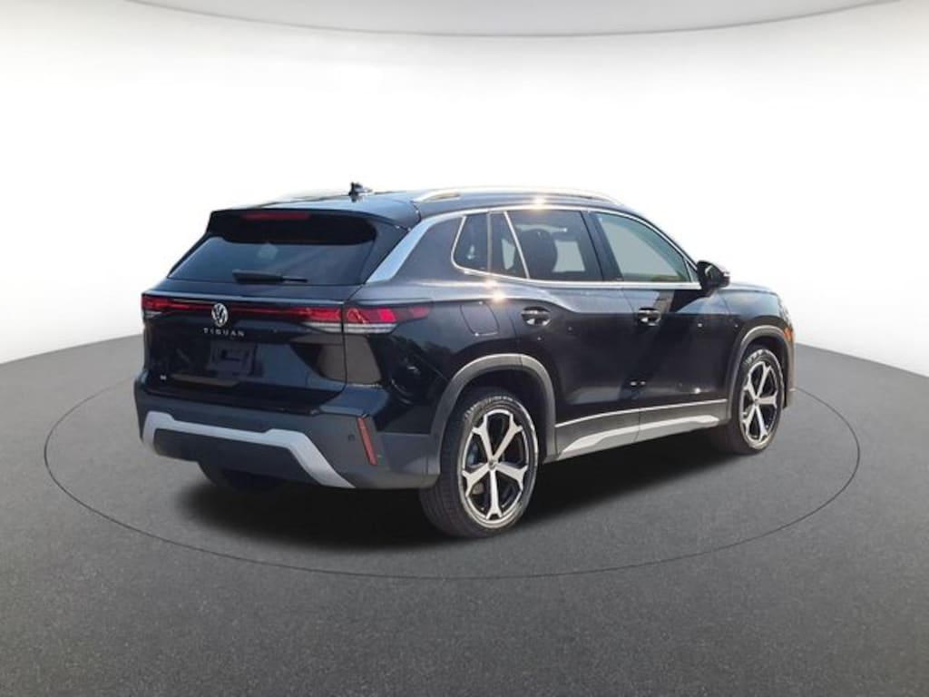 New 2026 Volkswagen Tiguan SE SUV