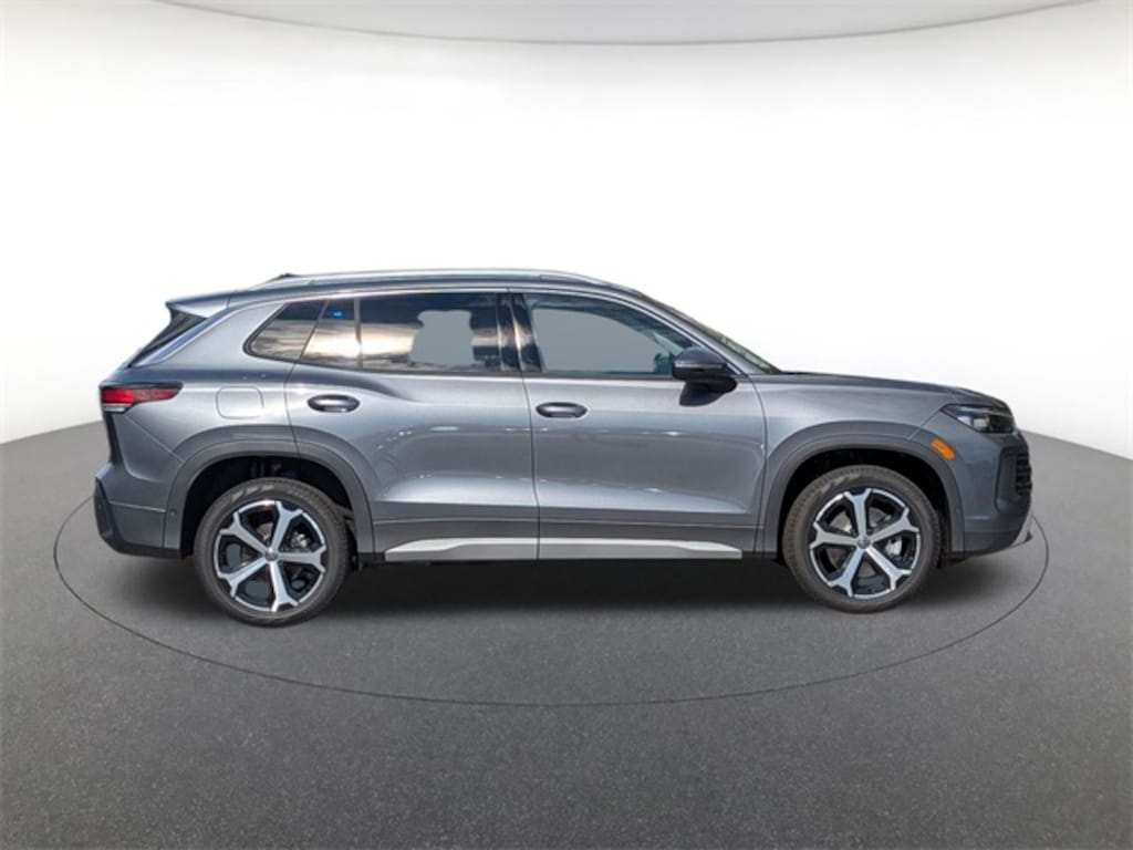 New 2025 Volkswagen Tiguan 2.0T SE SUV