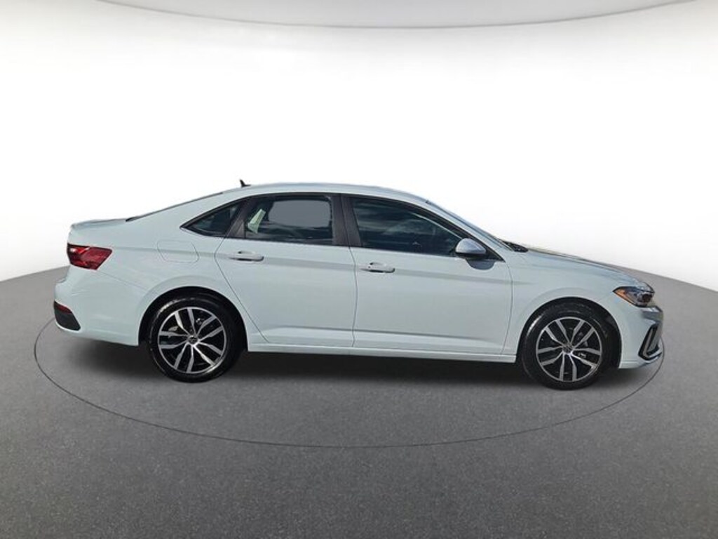 Used 2025 Volkswagen Jetta 1.5T SE Sedan
