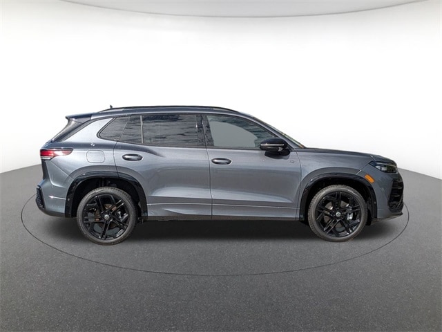 2025 Volkswagen Tiguan SE R-LINE BLACK