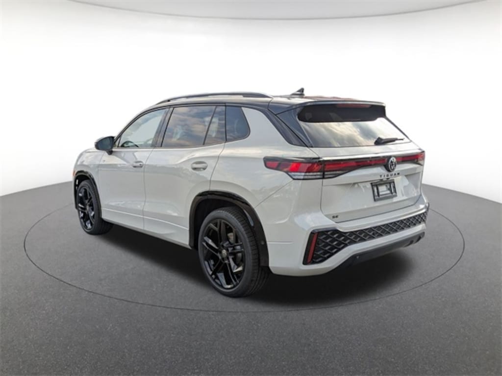 New 2025 Volkswagen Tiguan 2.0T SE SUV