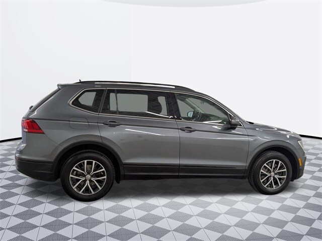 2019 Volkswagen Tiguan SE photo 2