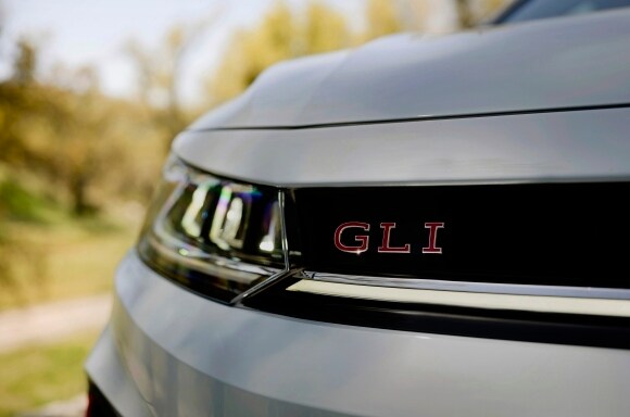 2025-Volkswagen-Jetta-GLI-Grille.jpg