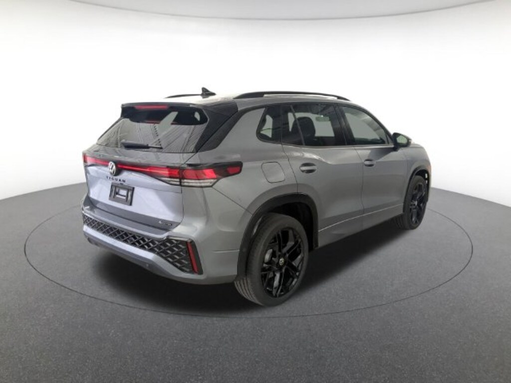 New 2026 Volkswagen Tiguan SE R-Line Black SUV