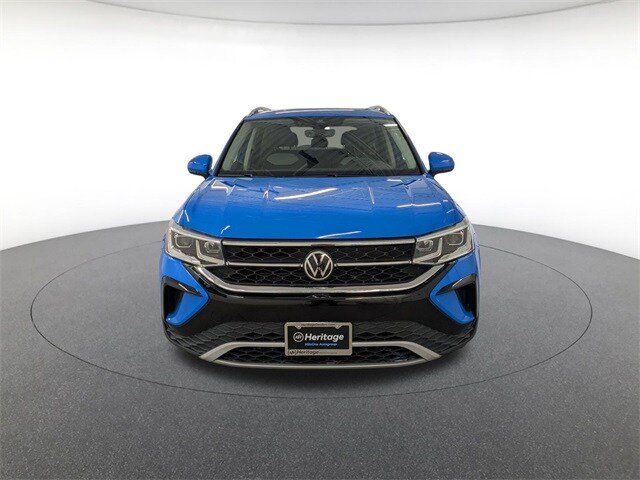 2022 Volkswagen Taos SEL photo 2