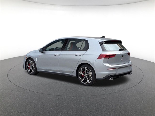 2026 Volkswagen Golf GTI SE photo 3