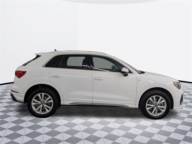 2022 Audi Q3 Premium S line photo 3