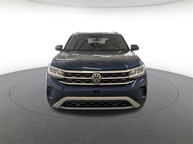 2022 Volkswagen Atlas Cross Sport SE Technology photo 2
