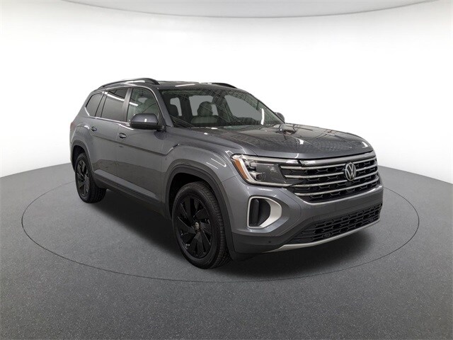 2025 Volkswagen Atlas SE Technology photo 2