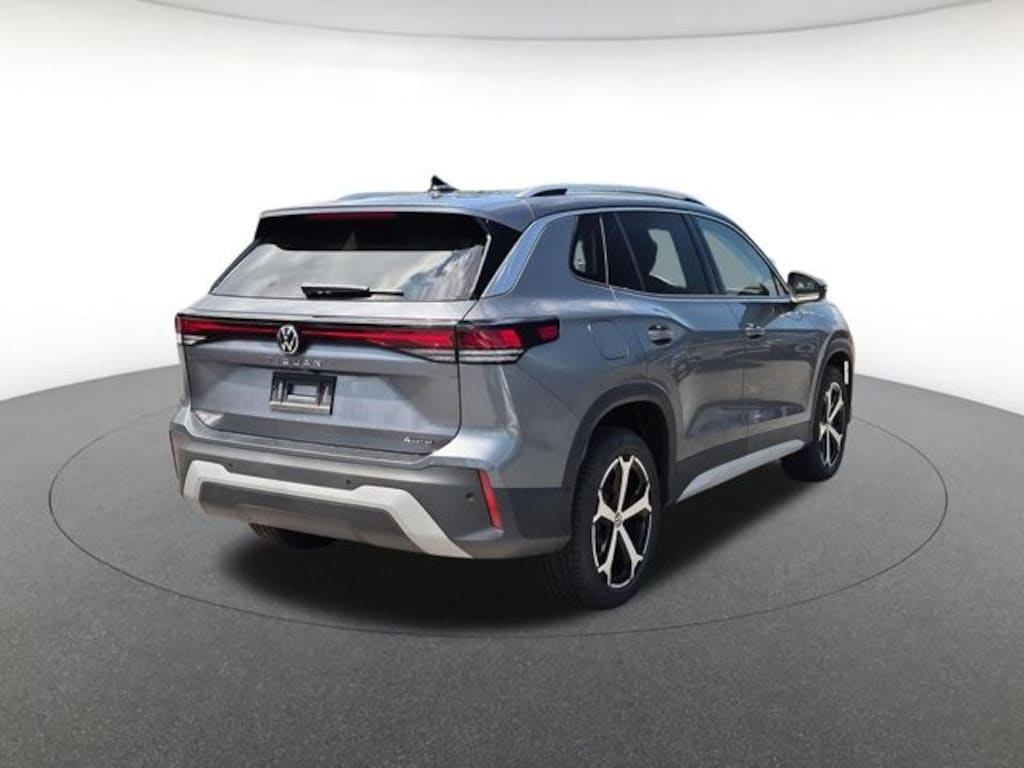 New 2026 Volkswagen Tiguan SE SUV