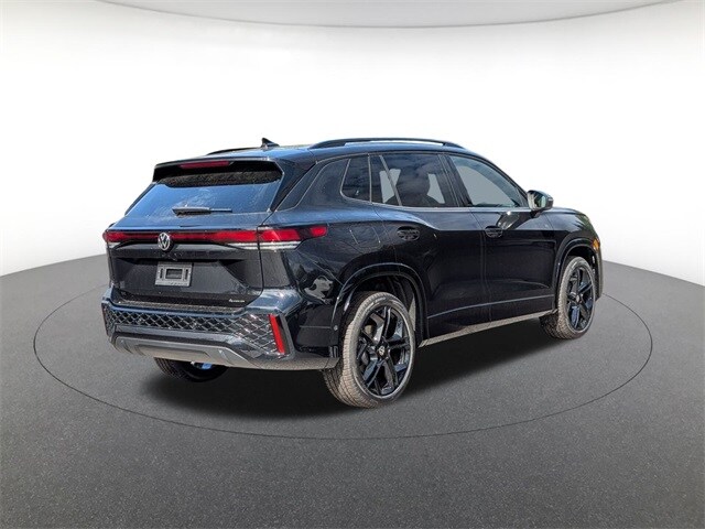 2026 Volkswagen Tiguan SE R-Line Black photo 4