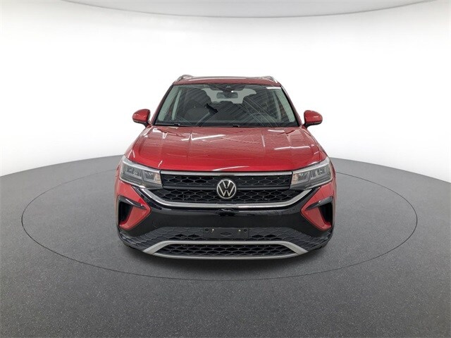 2022 Volkswagen Taos SE photo 2