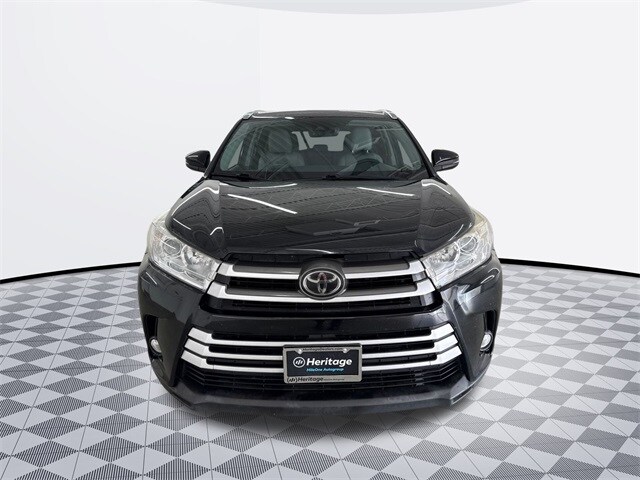 2019 Toyota Highlander XLE photo 2