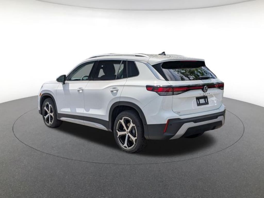 New 2026 Volkswagen Tiguan 2.0T SE SUV