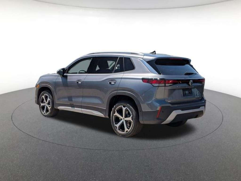 New 2026 Volkswagen Tiguan 2.0T SE SUV