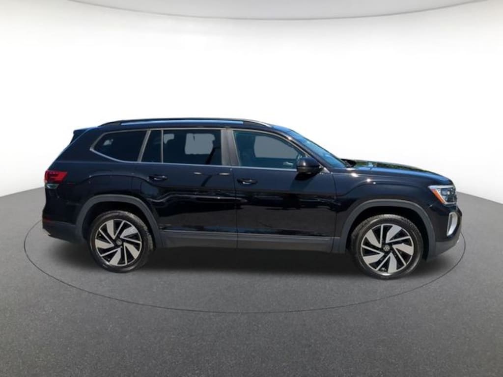 Used 2024 Volkswagen Atlas 2.0T SE w/Technology SUV