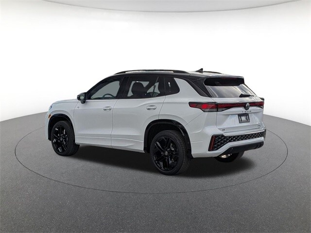 2026 Volkswagen Tiguan SE R-Line Black photo 2