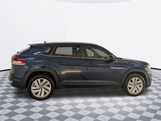 2022 Volkswagen Atlas Cross Sport V6 SE Technology photo 4