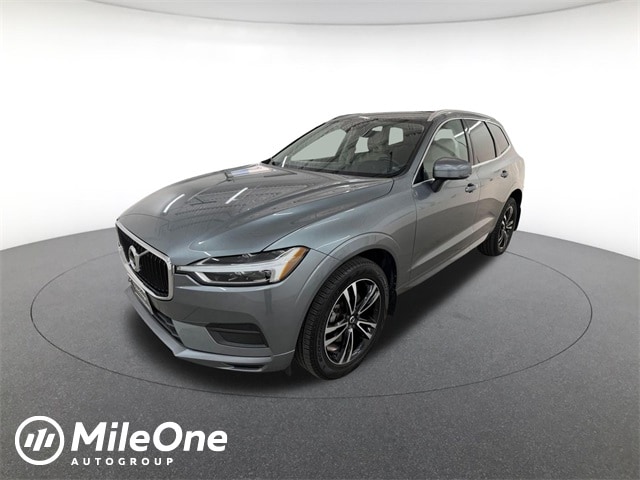 2020 Volvo XC60 Momentum's photo