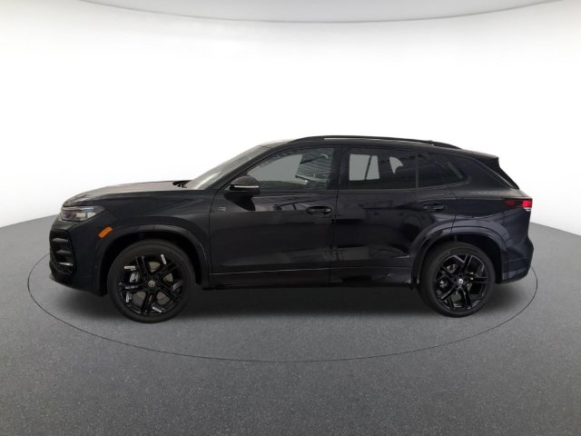 New 2026 Volkswagen Tiguan SE R-Line Black SUV