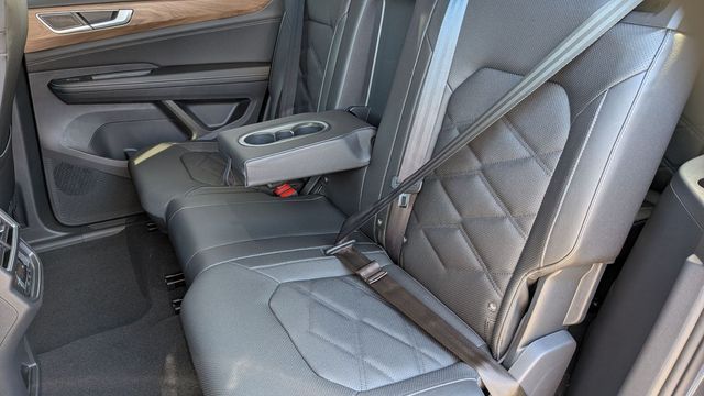 2026 Volkswagen Atlas SE w/Tech - Photo 10