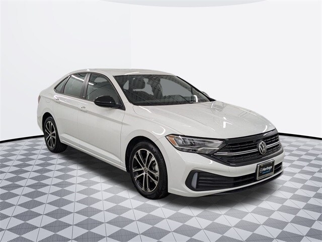 2024 Volkswagen Jetta 1.5T Sport photo 3
