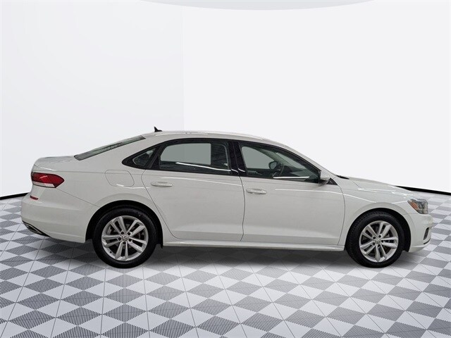 2021 Volkswagen Passat 2.0T S photo 2